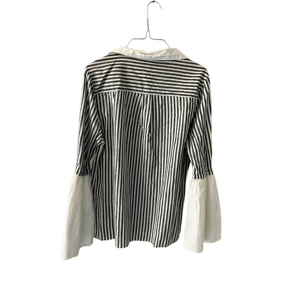 Walter Baker Button-Up Shirt Women SZ L Black/White Stripped Long Ruffle Sleeve - Picture 2 of 3